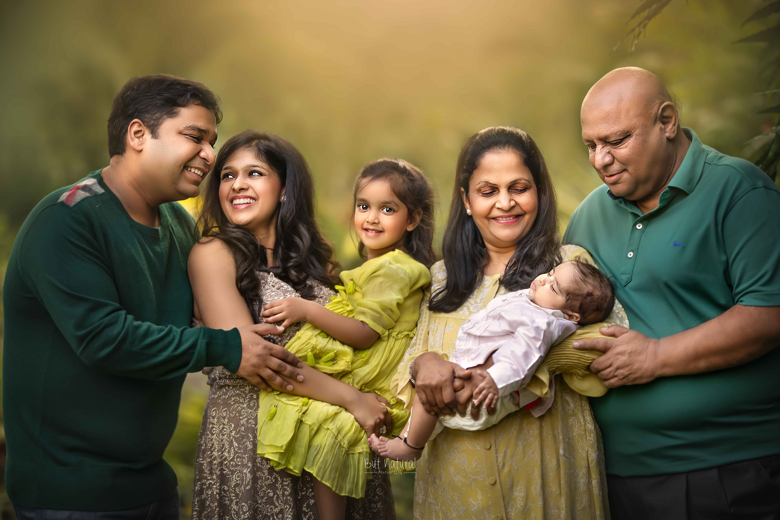 5 REASONS WHY A FAMILY PHOTO SHOOT IS WORTH DOING